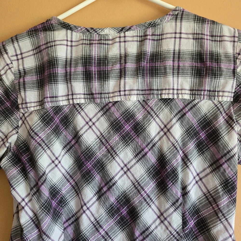 Healing Hands Plaid Scrub Top, S - Picture 4 of 10